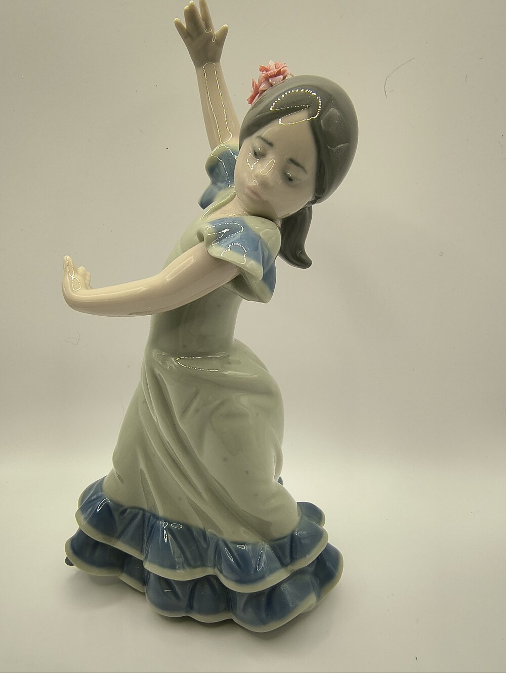 Retired Lladró “Lolita” Flamenco Dancer Figurine #5192